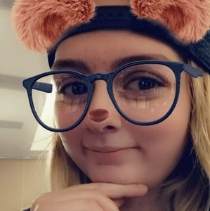 Meet your Posher, Emerae